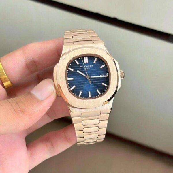 Patek philippe nautilus quartz movement